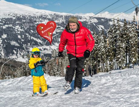 Kind beim Skikurs am Katschberg