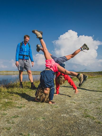 Familienwanderung am Aineck