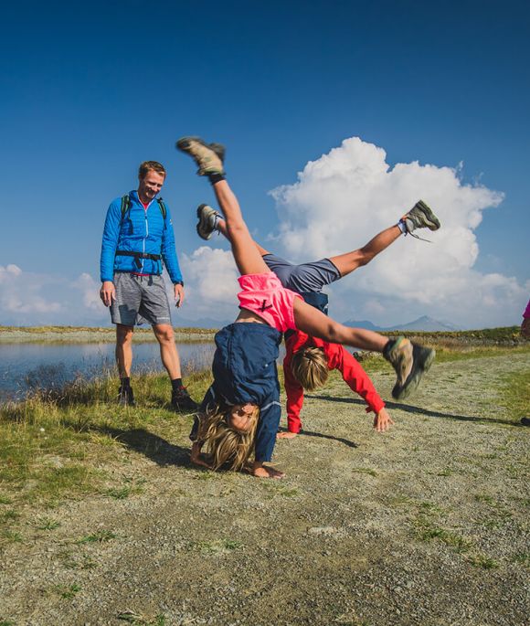 Familienwanderung am Aineck