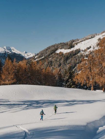 Winterwanderer im Schnee im Maltatal